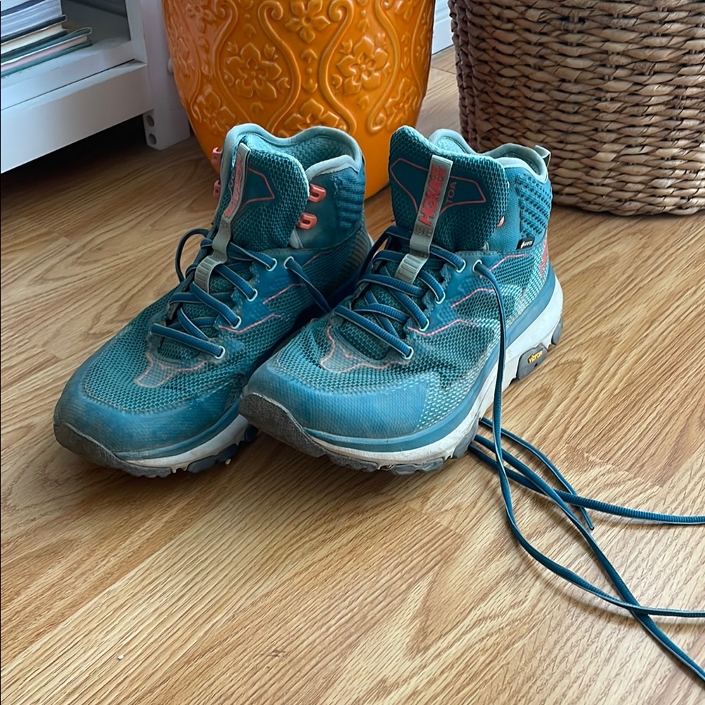HOKA HIKING BOOTS